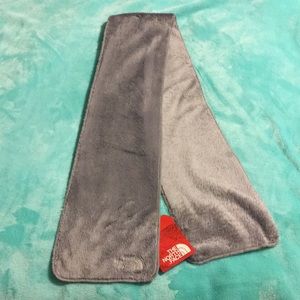 The North Face Accessories - 🆕 ‼️FINAL PRICE‼️ Grey North Face Youth Scarf The North Face Accessories - 🆕 ‼️FINAL PRICE‼️ Grey North Face Youth Scarf